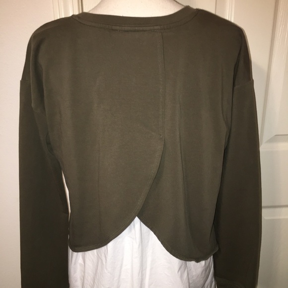 Vince Camuto Oversized Faux Layered Top - Picture 5 of 10